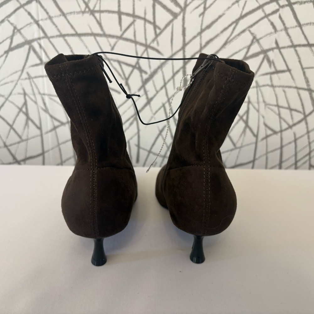 Unisa Brown Suede Ankle Bootie Kitten Heel Pointed Toe Zipper Accent Size 6.5 - Picture 6 of 7